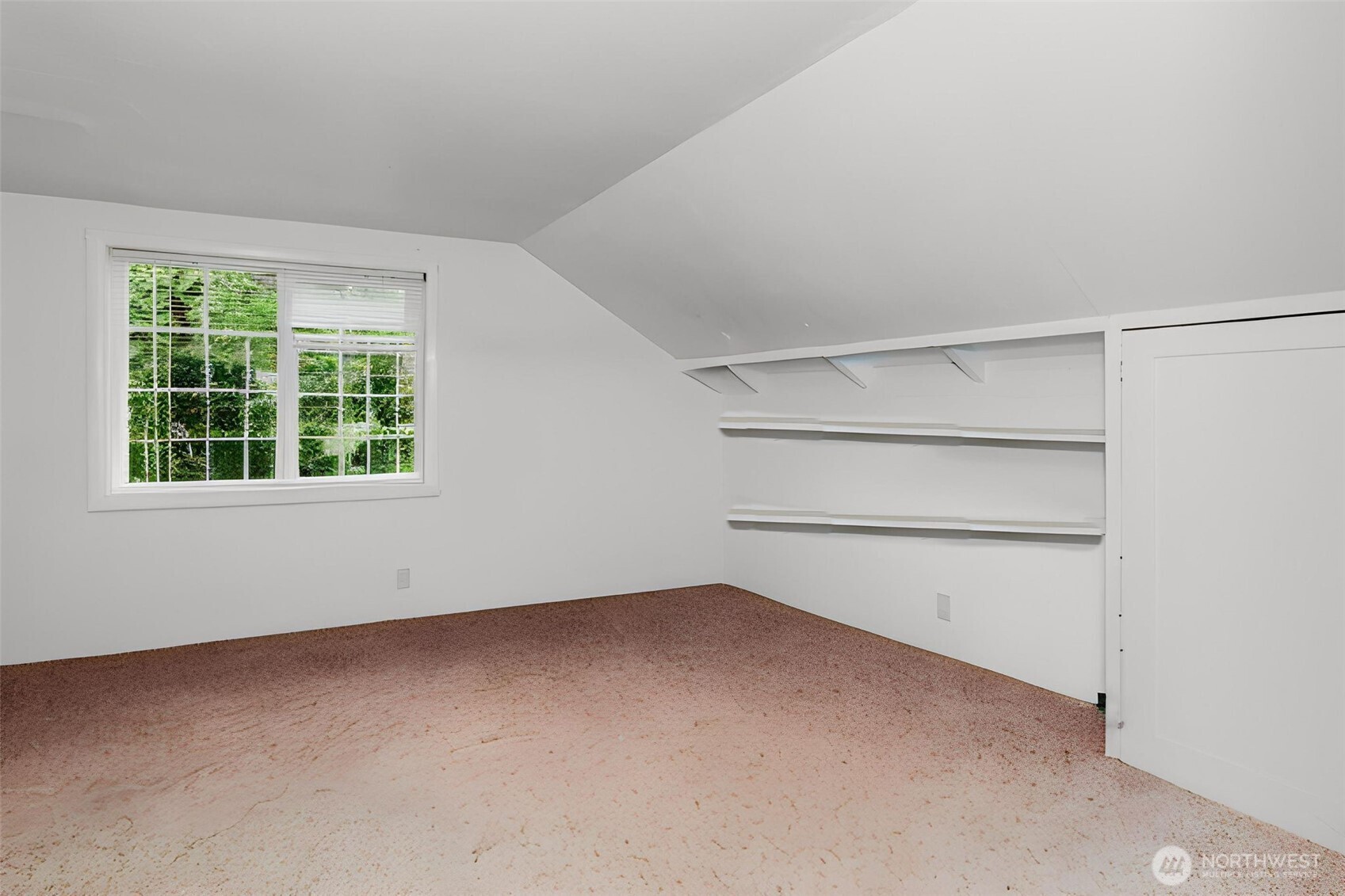 1561 High Avenue , Bremerton, WA 98337