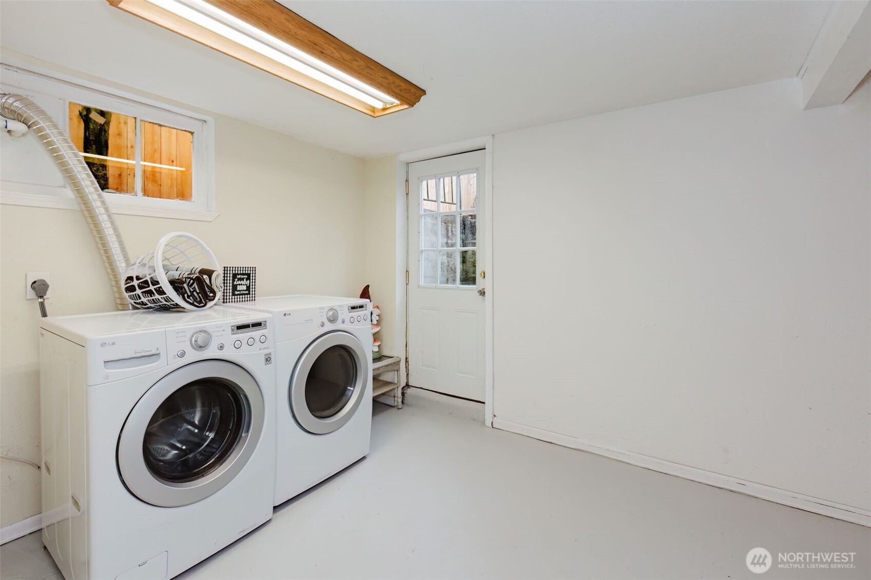 1561 High Avenue , Bremerton, WA 98337