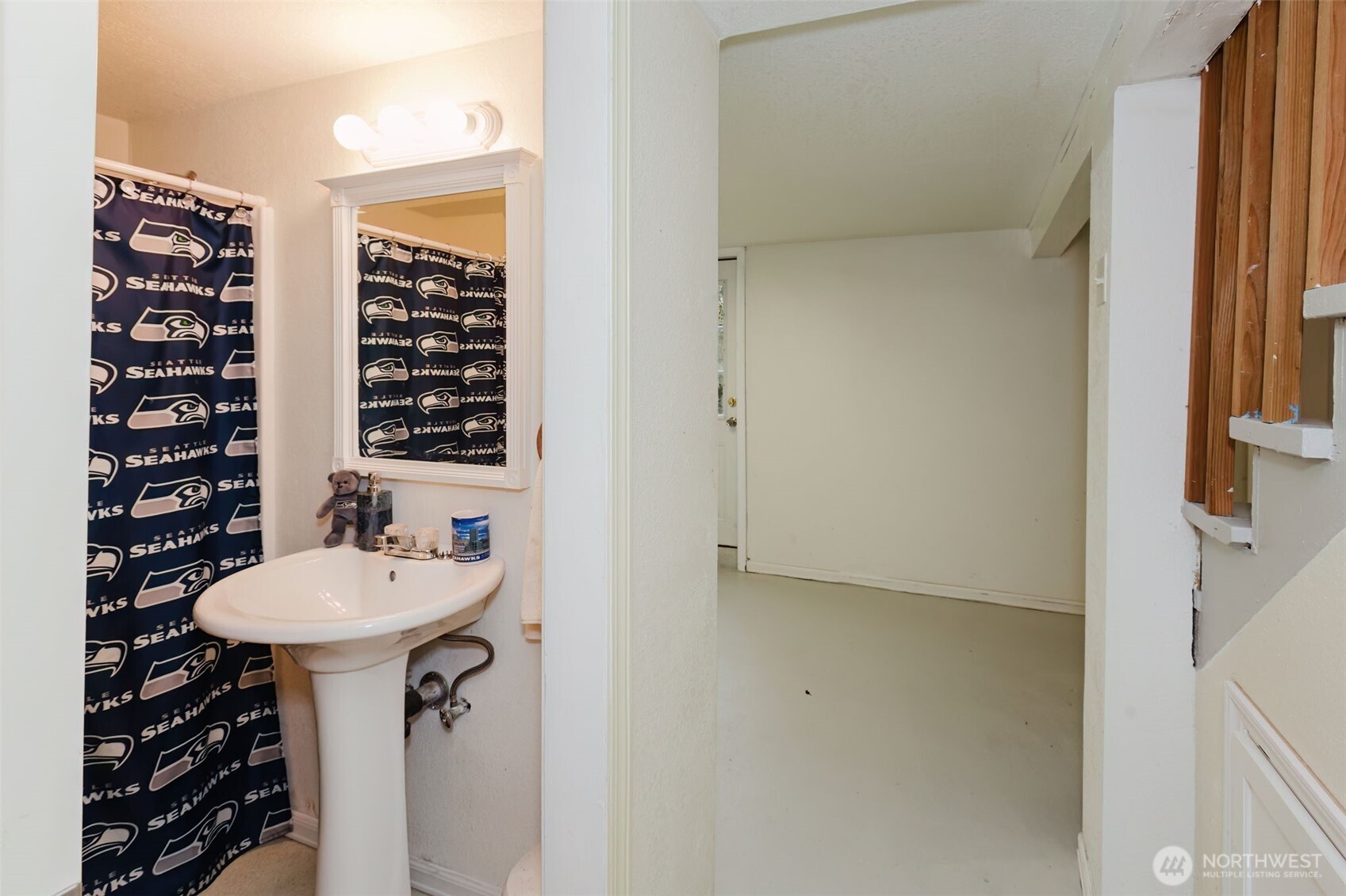 1561 High Avenue , Bremerton, WA 98337