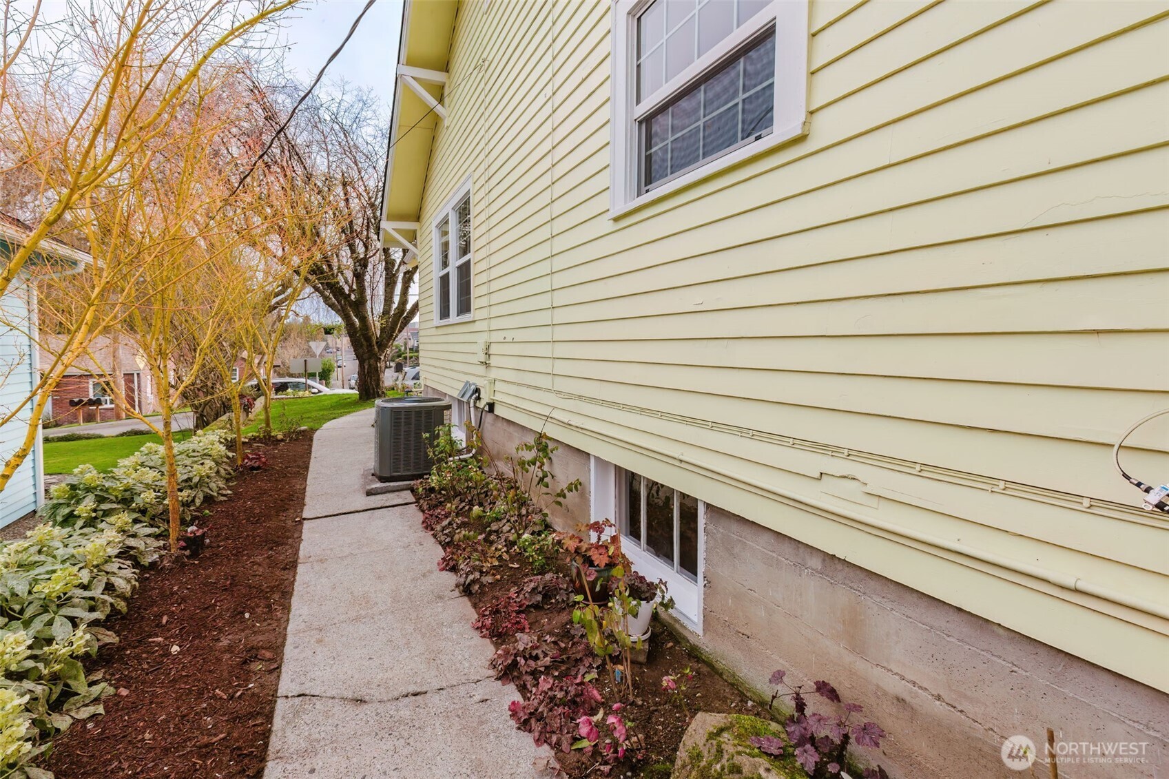 1561 High Avenue , Bremerton, WA 98337