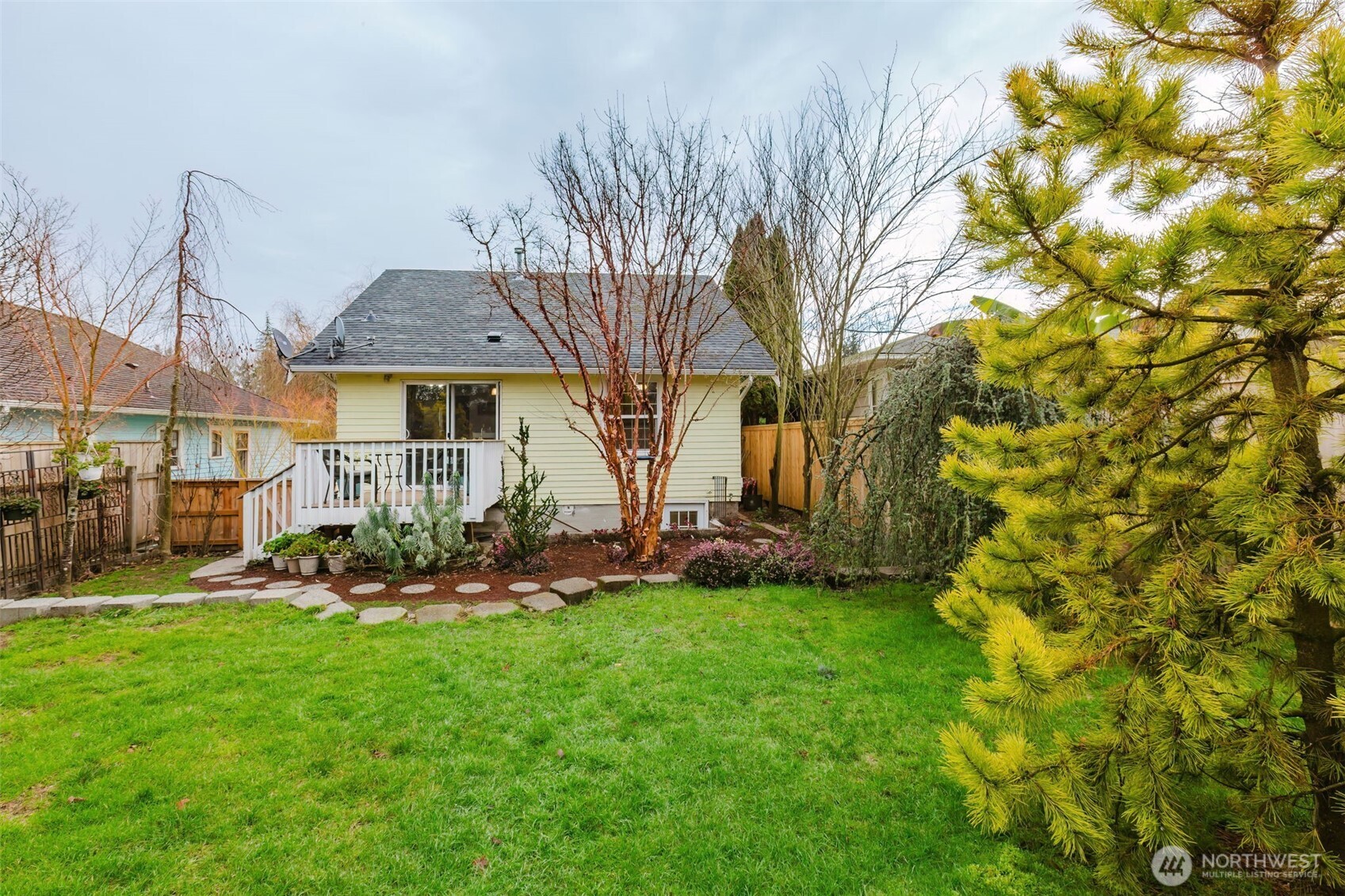 1561 High Avenue , Bremerton, WA 98337