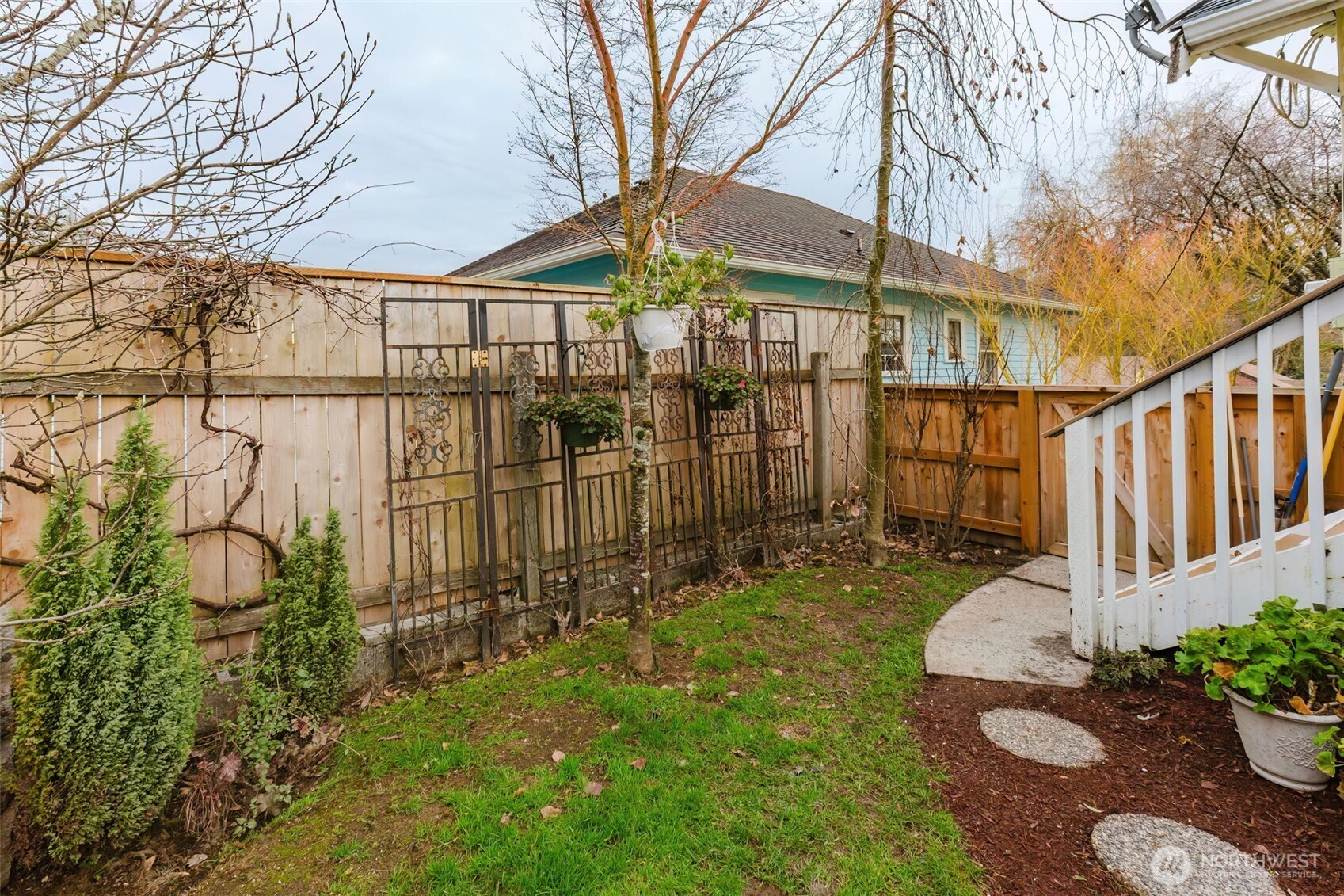 1561 High Avenue , Bremerton, WA 98337