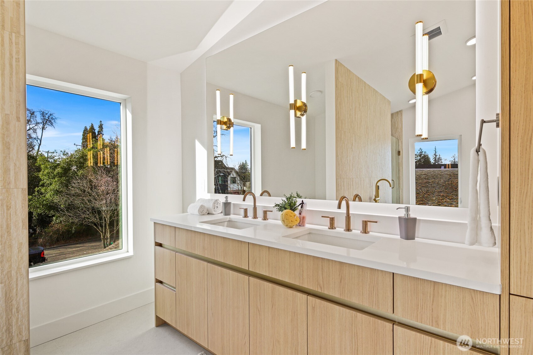 7358 33rd Avenue NE, Seattle, WA 98115