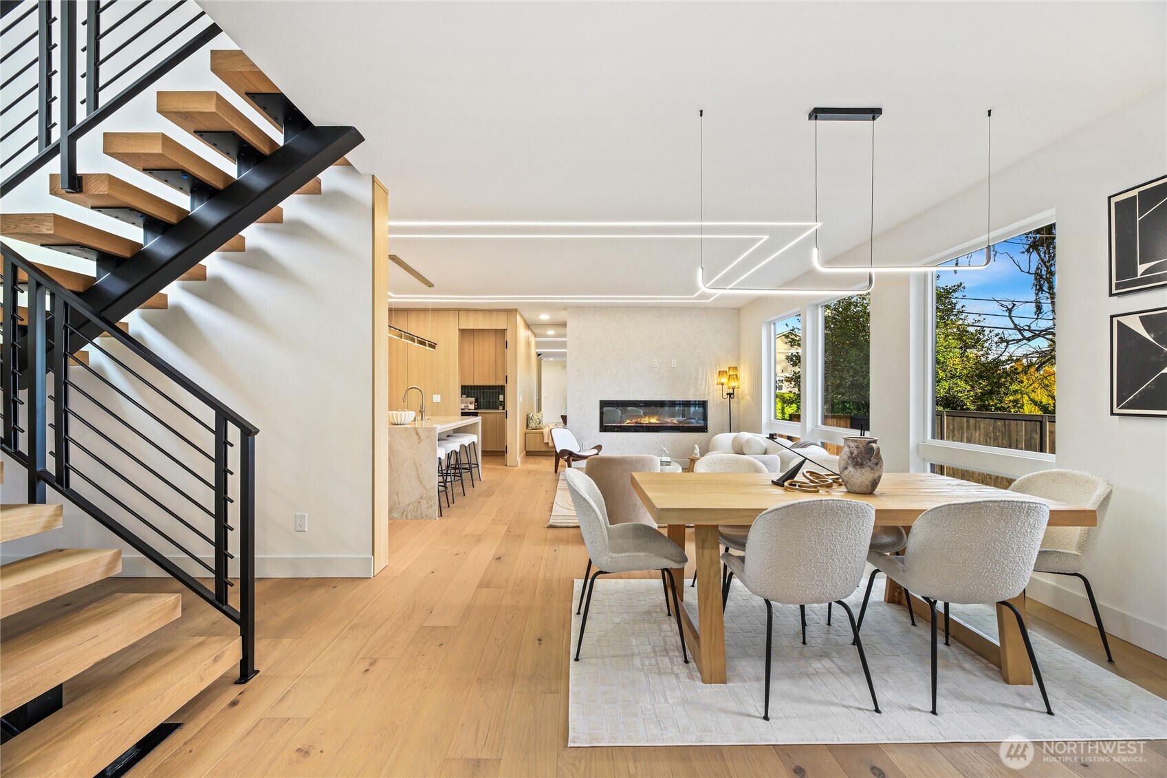 7358 33rd Avenue NE, Seattle, WA 98115