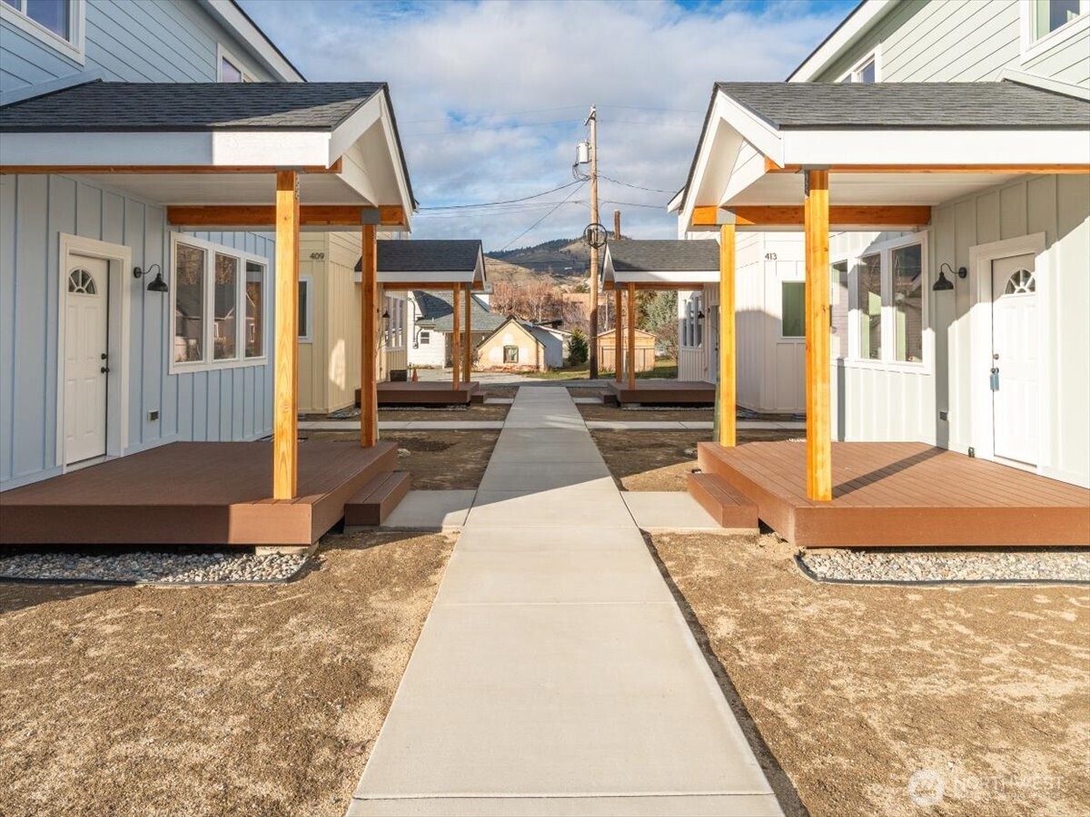 415 E Okanogan Avenue , Chelan, WA 98816