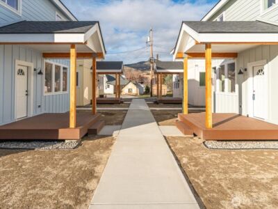 415 E Okanogan Avenue , Chelan, WA 98816 - Photo 2