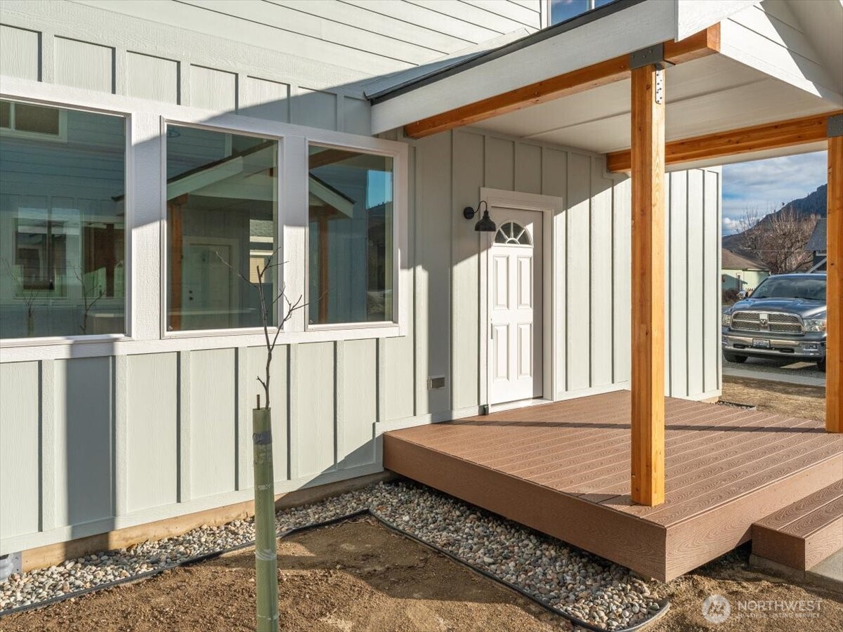 415 E Okanogan Avenue , Chelan, WA 98816