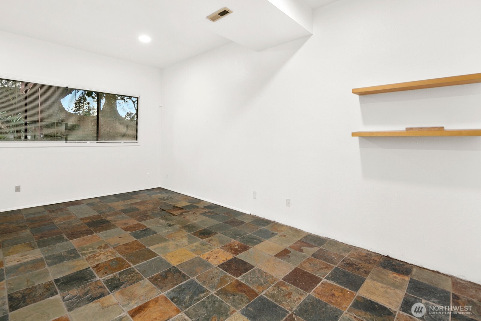 6327 Polk Place , Everett, WA 98203-3409