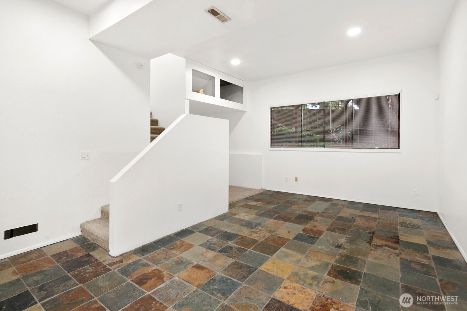 6327 Polk Place , Everett, WA 98203-3409