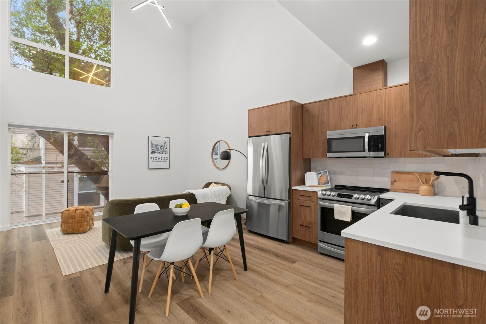 1508 18th Avenue #E, Seattle, WA 98122