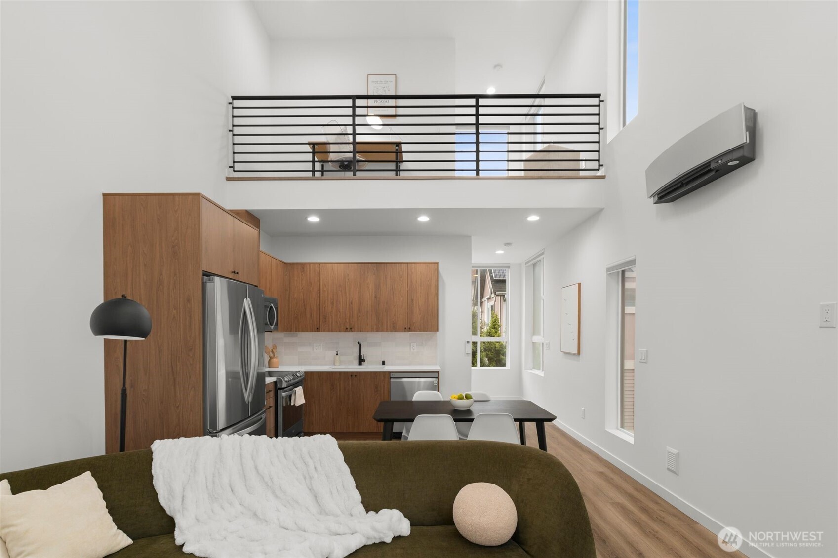 1508 18th Avenue #E, Seattle, WA 98122