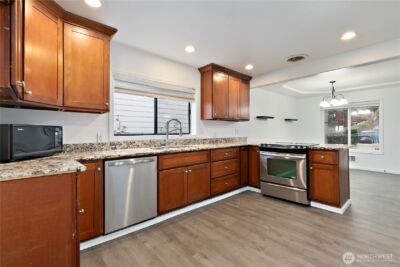 1211 9th Avenue SW, Puyallup, WA 98371 - Photo 9