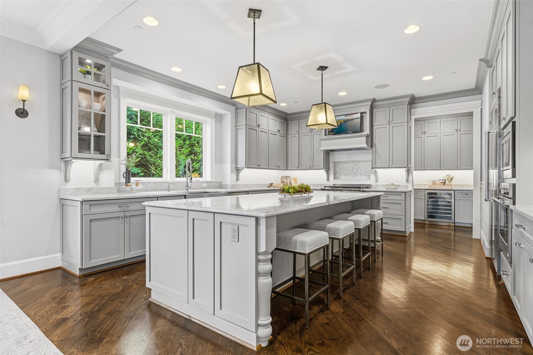 1416 105th Avenue SE, Bellevue, WA 98004