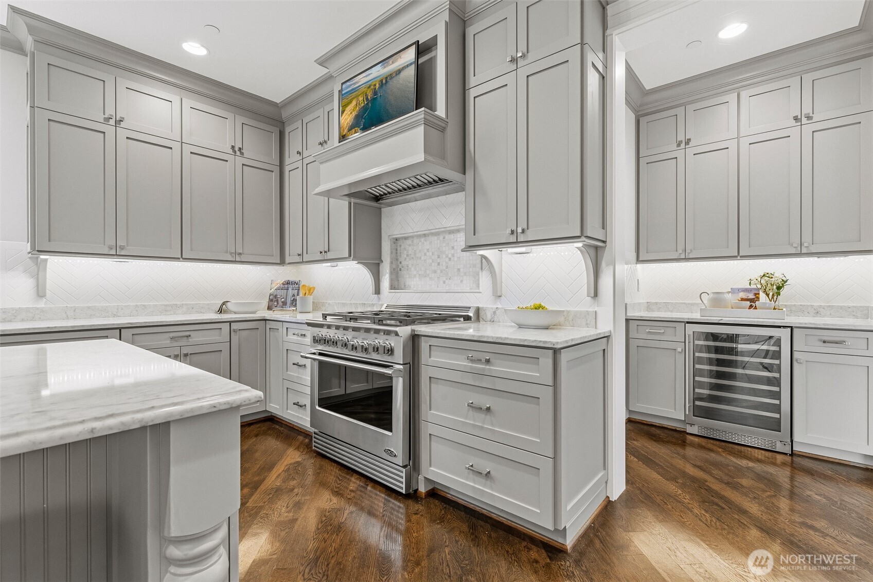 1416 105th Avenue SE, Bellevue, WA 98004