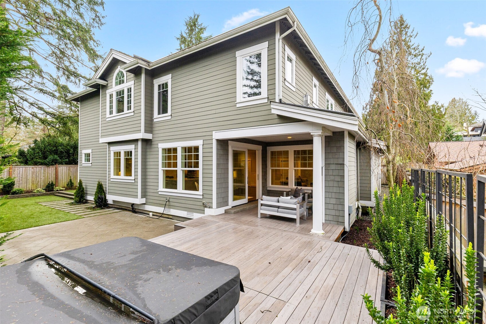 1416 105th Avenue SE, Bellevue, WA 98004