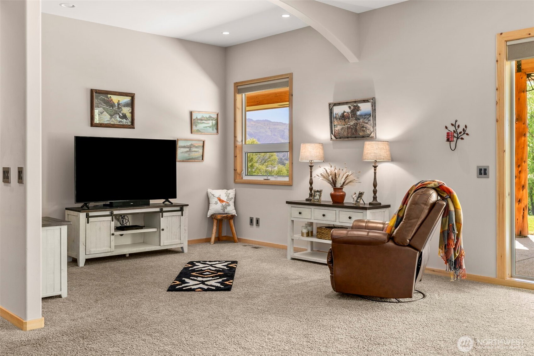 2720 NW Cascade Avenue , East Wenatchee, WA 98802