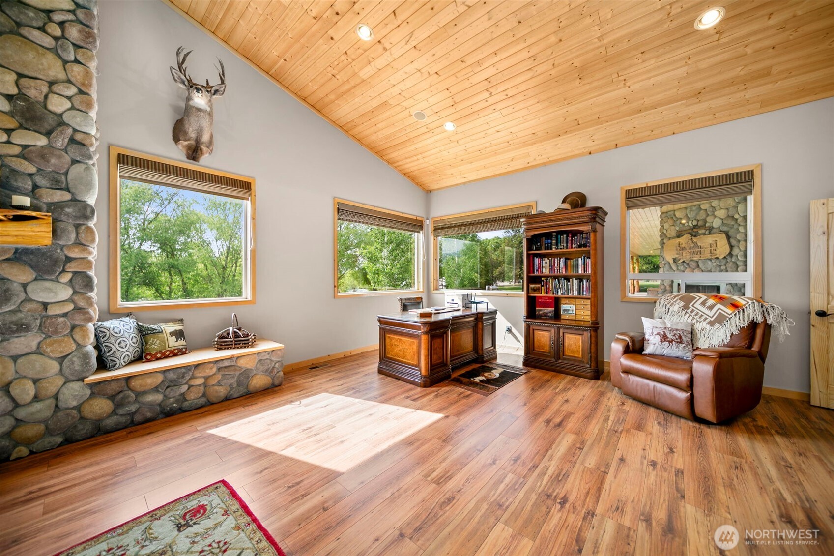 2720 NW Cascade Avenue , East Wenatchee, WA 98802
