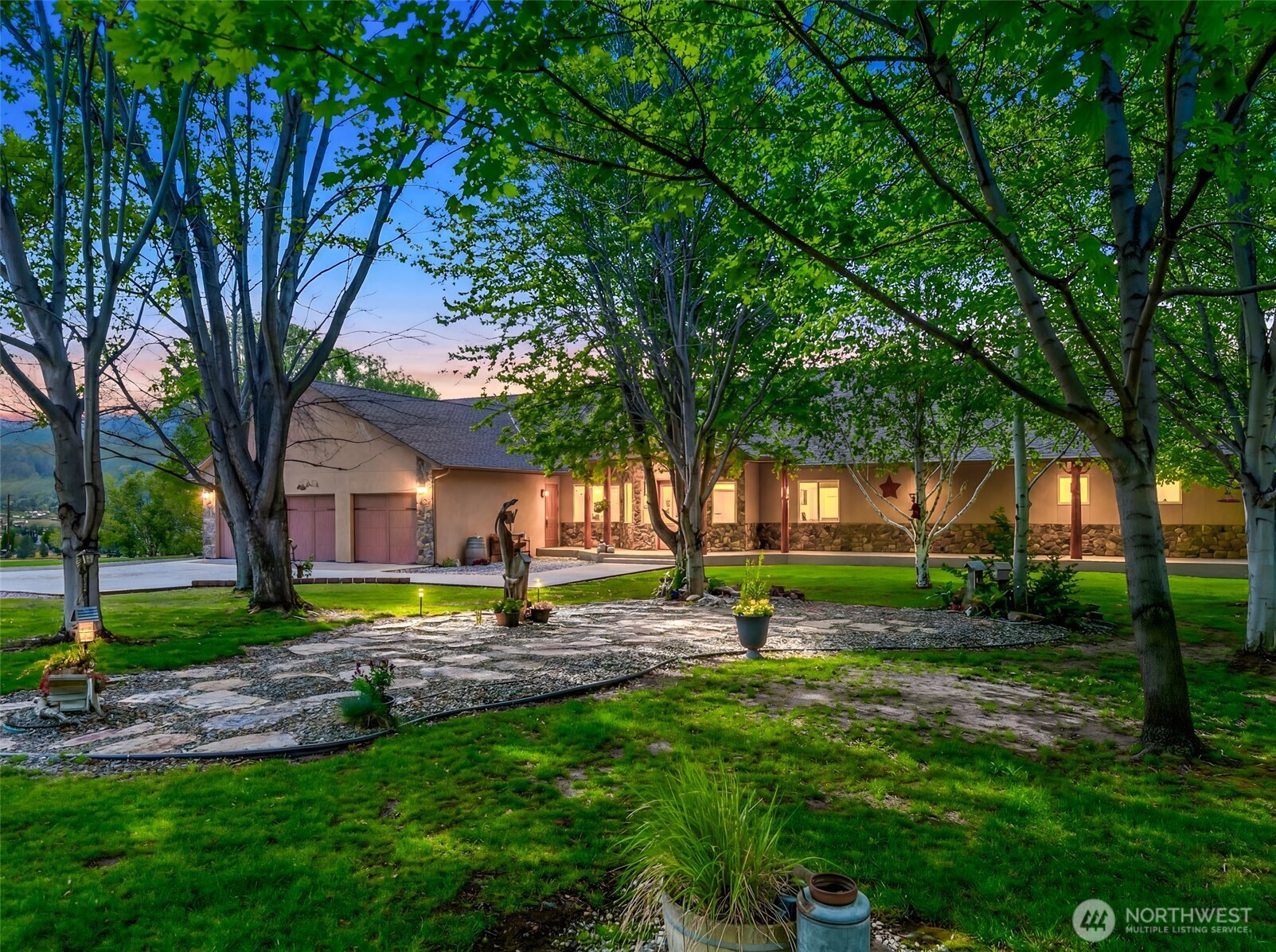 2720 NW Cascade Avenue , East Wenatchee, WA 98802