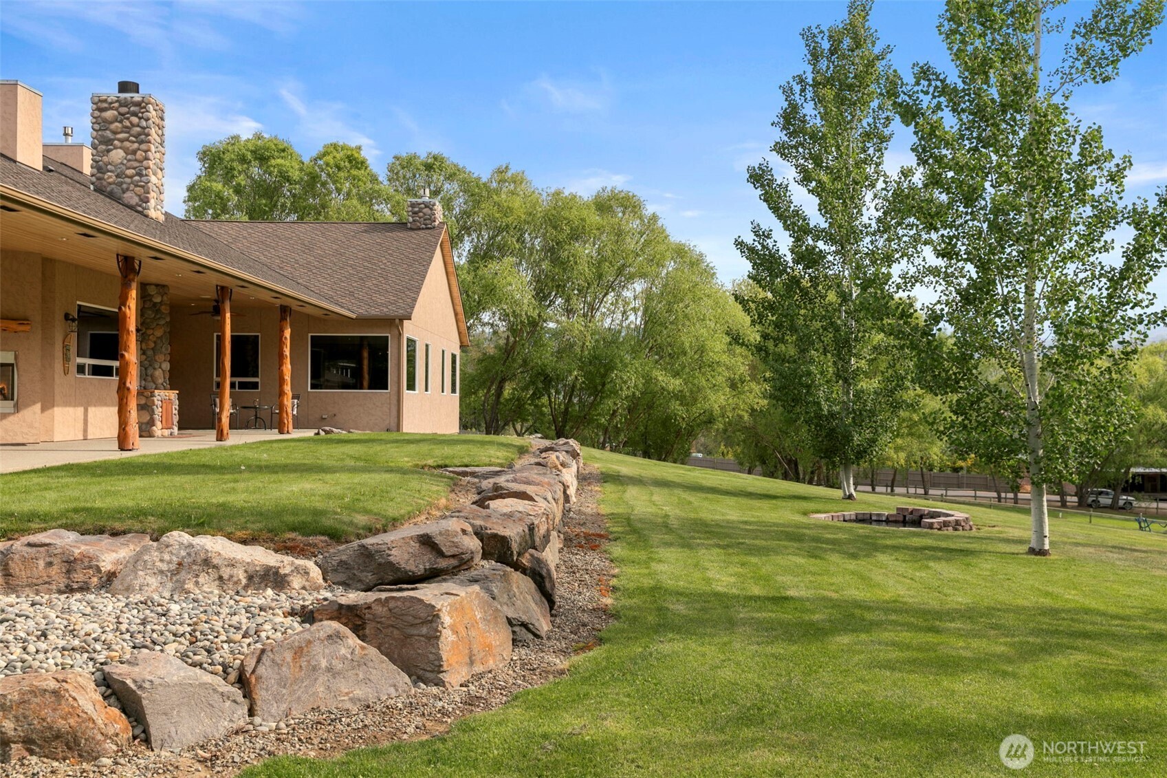 2720 NW Cascade Avenue , East Wenatchee, WA 98802