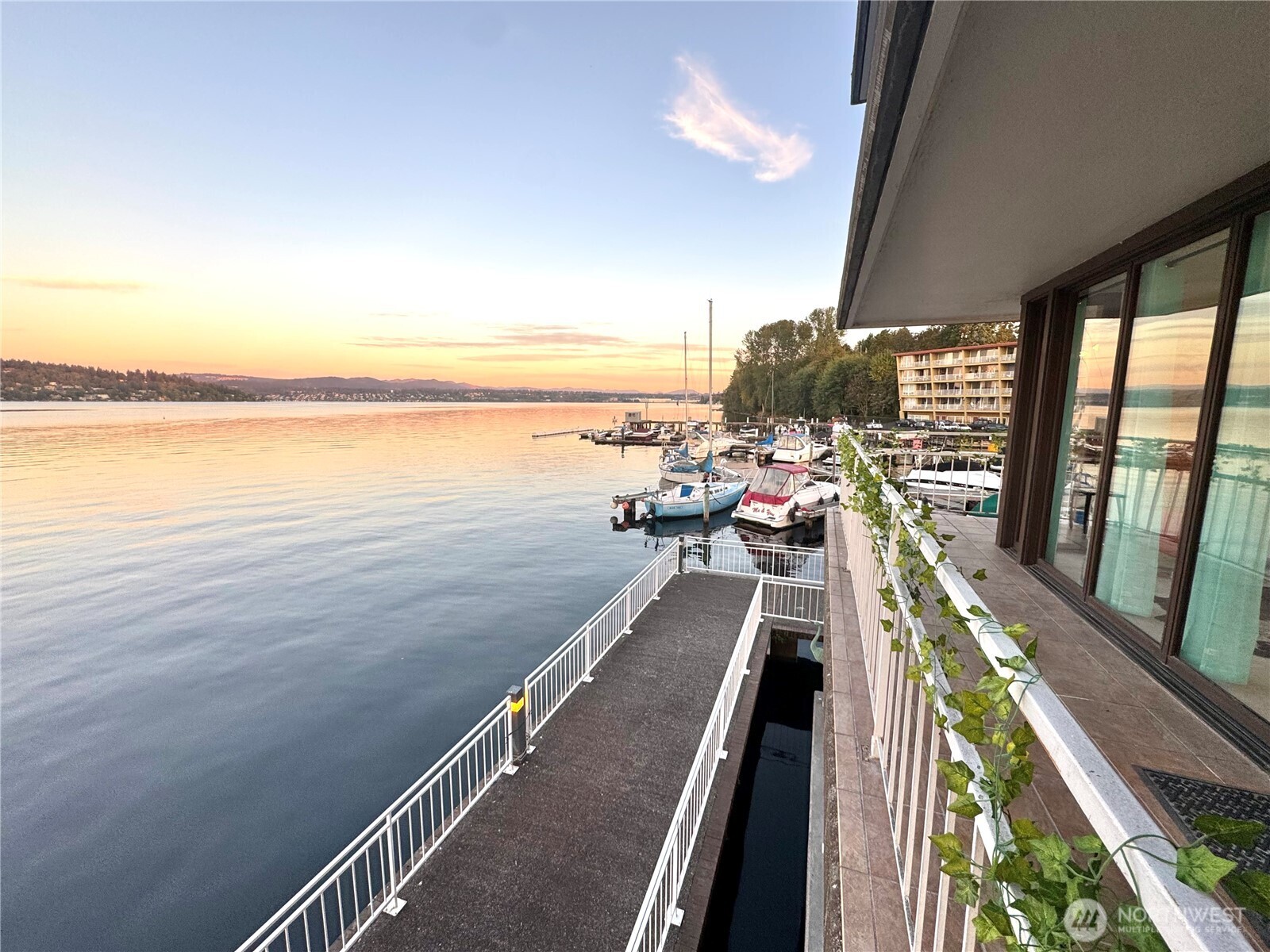 9500 Rainer Avenue S #212, Seattle, WA 98118