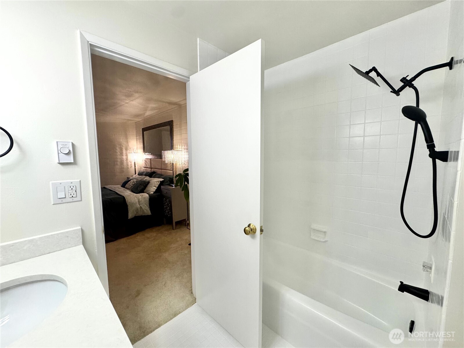 9500 Rainer Avenue S #212, Seattle, WA 98118