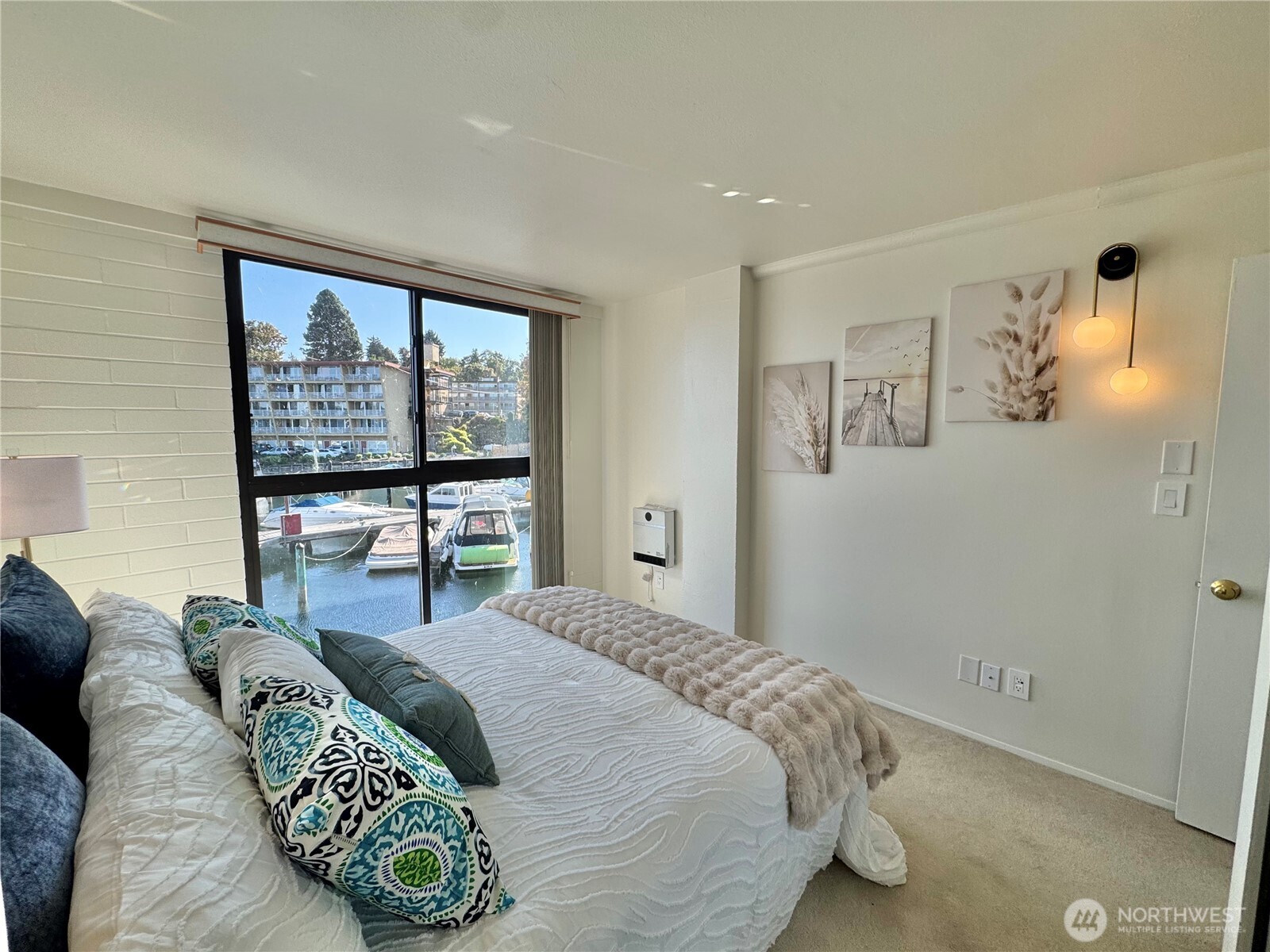 9500 Rainer Avenue S #212, Seattle, WA 98118