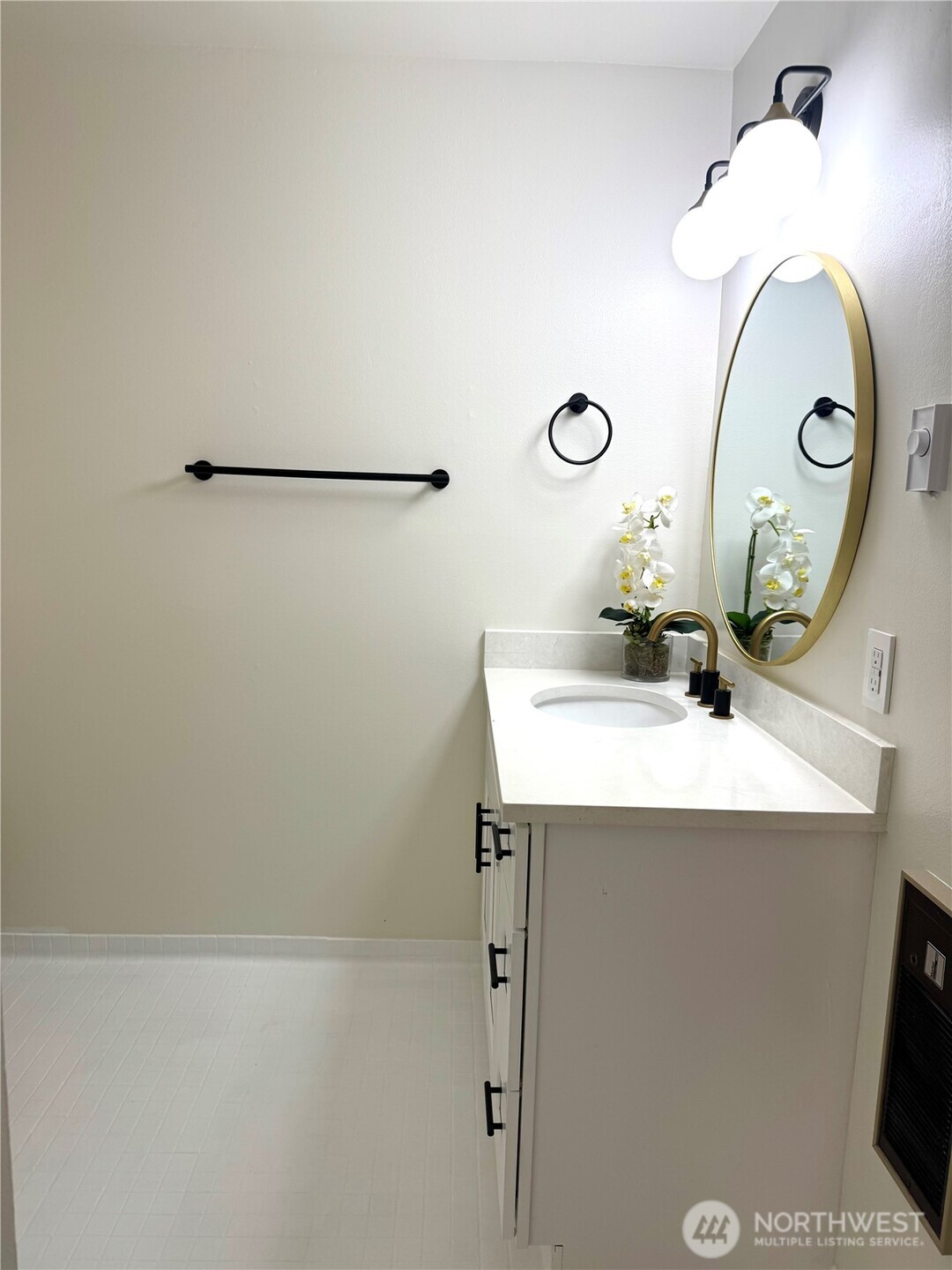 9500 Rainer Avenue S #212, Seattle, WA 98118