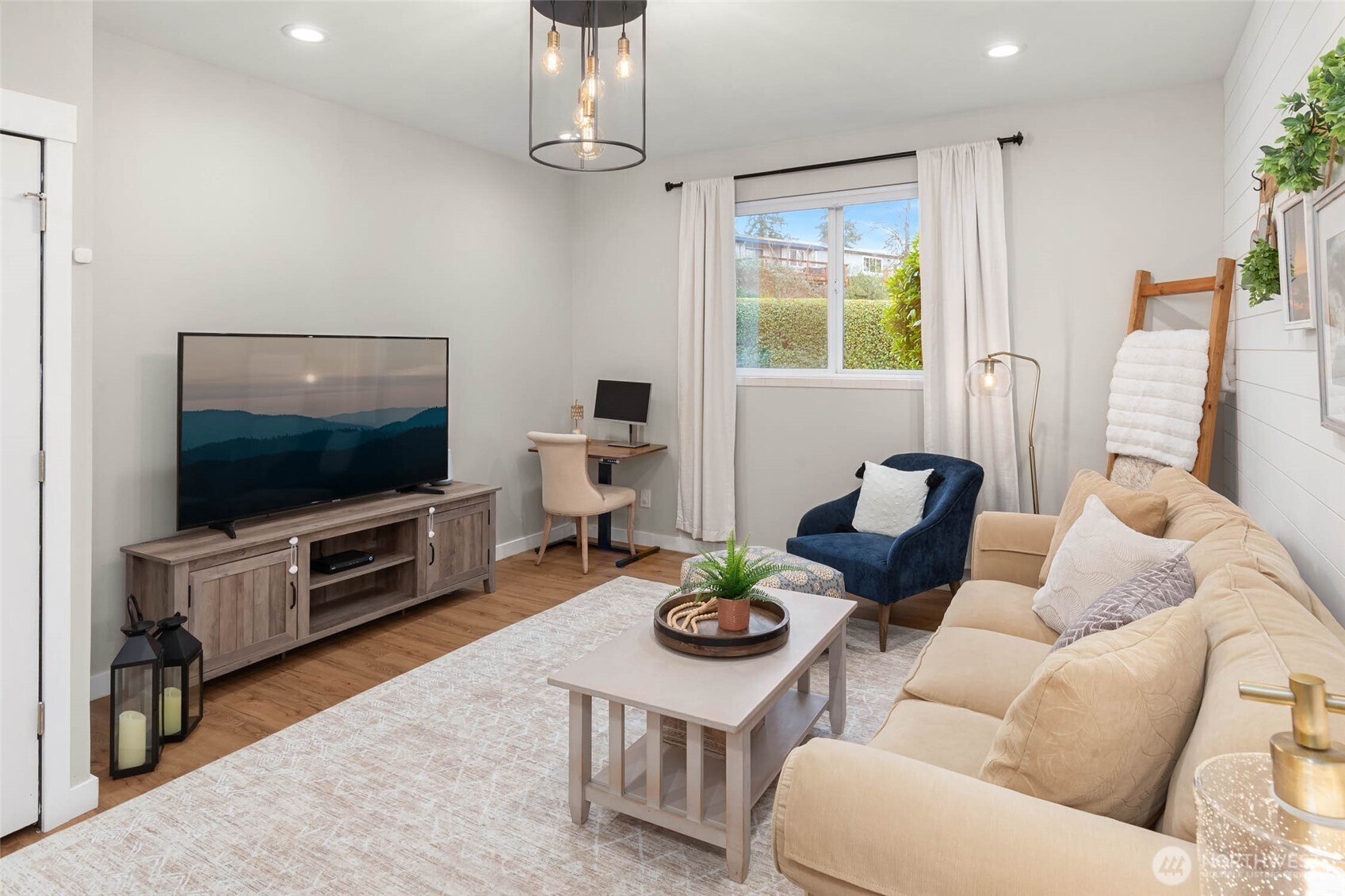 4726 S Victor Street , Seattle, WA 98178