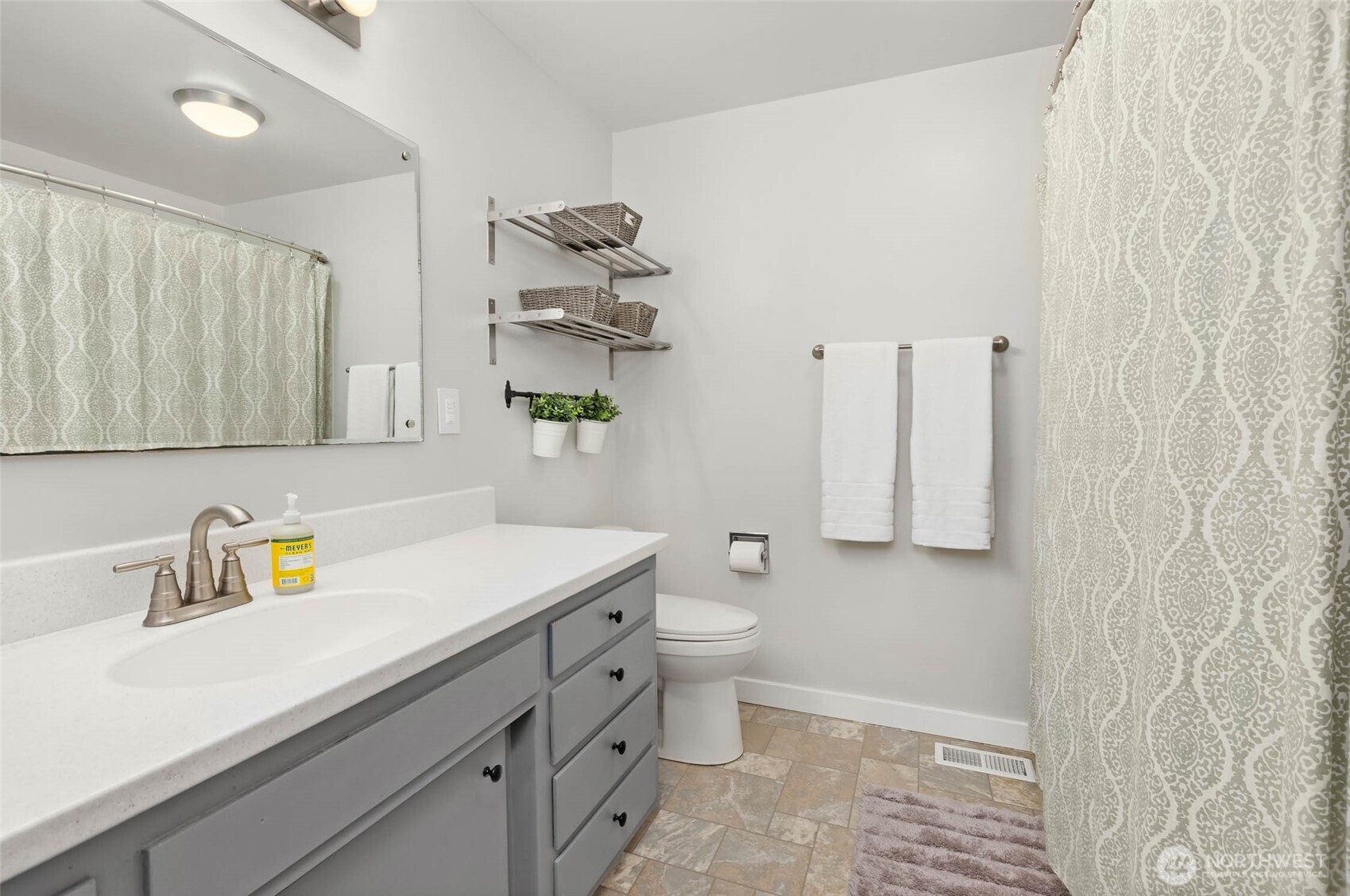 4726 S Victor Street , Seattle, WA 98178