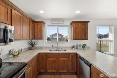 405 Cardinal Avenue , Winlock, WA 98596 - Photo 12