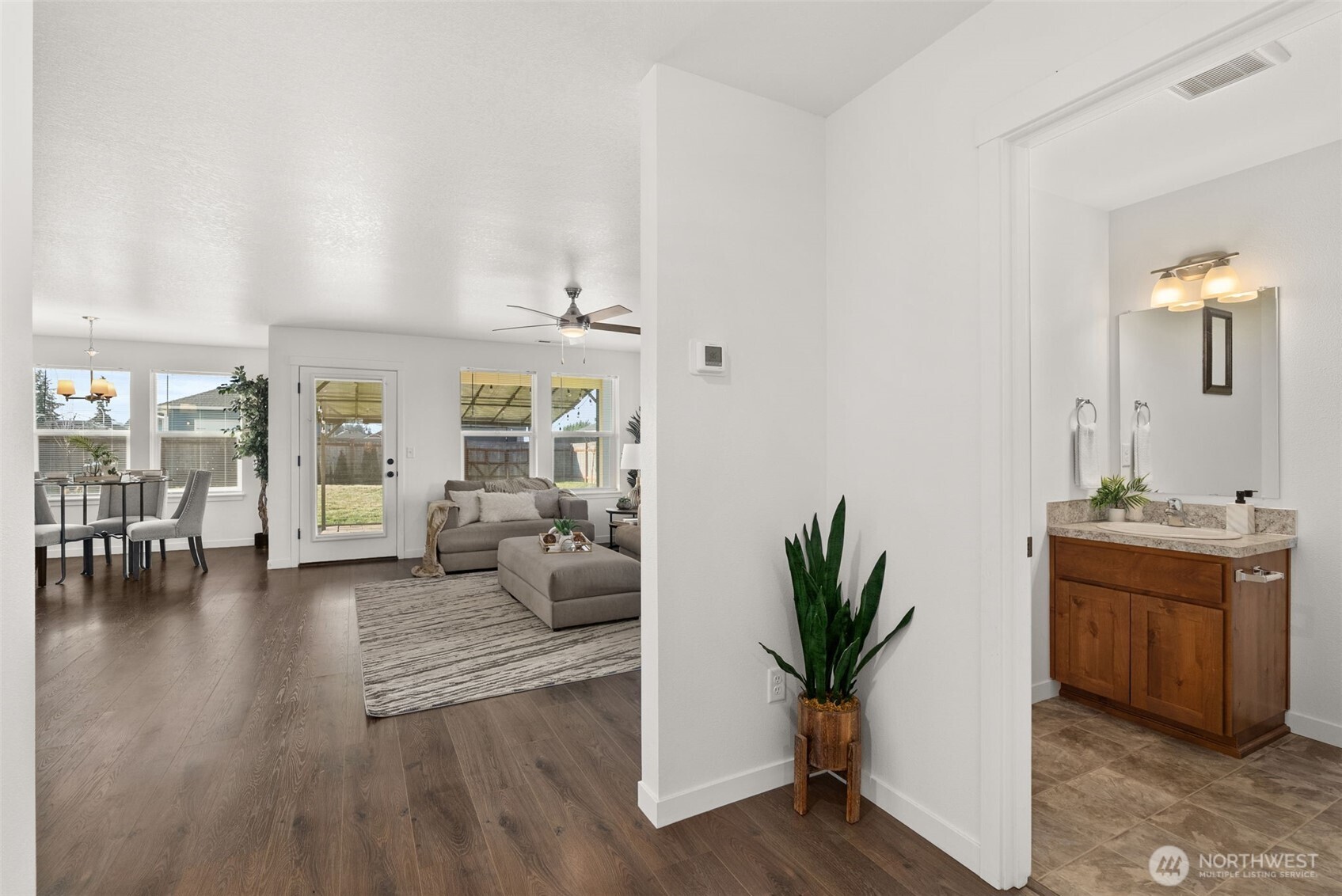 405 Cardinal Avenue , Winlock, WA 98596