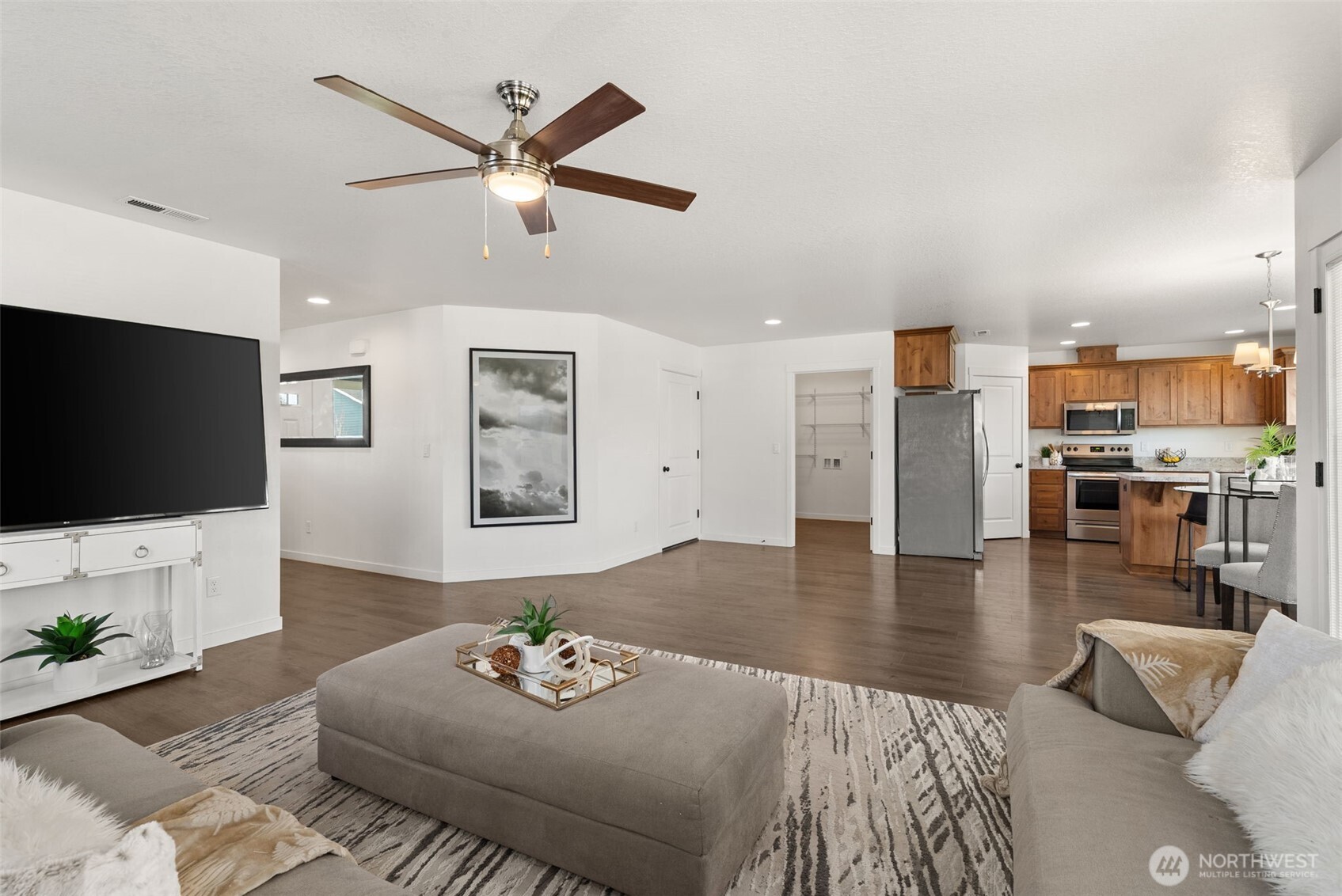 405 Cardinal Avenue , Winlock, WA 98596