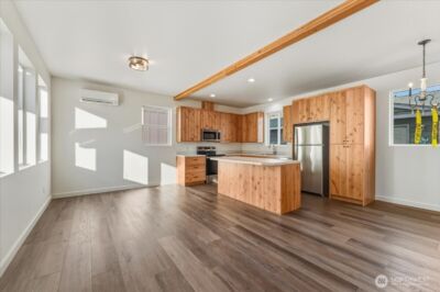 409 E Okanogan Avenue , Chelan, WA 98816 - Photo 5