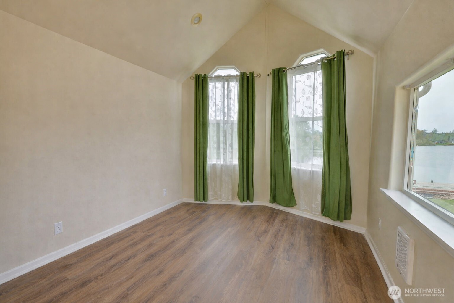 503 Duck Lake Drive SE, Ocean Shores, WA 98569