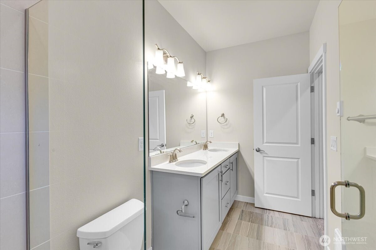 3511 NE 146th Place , Lake Forest Park, WA 98155