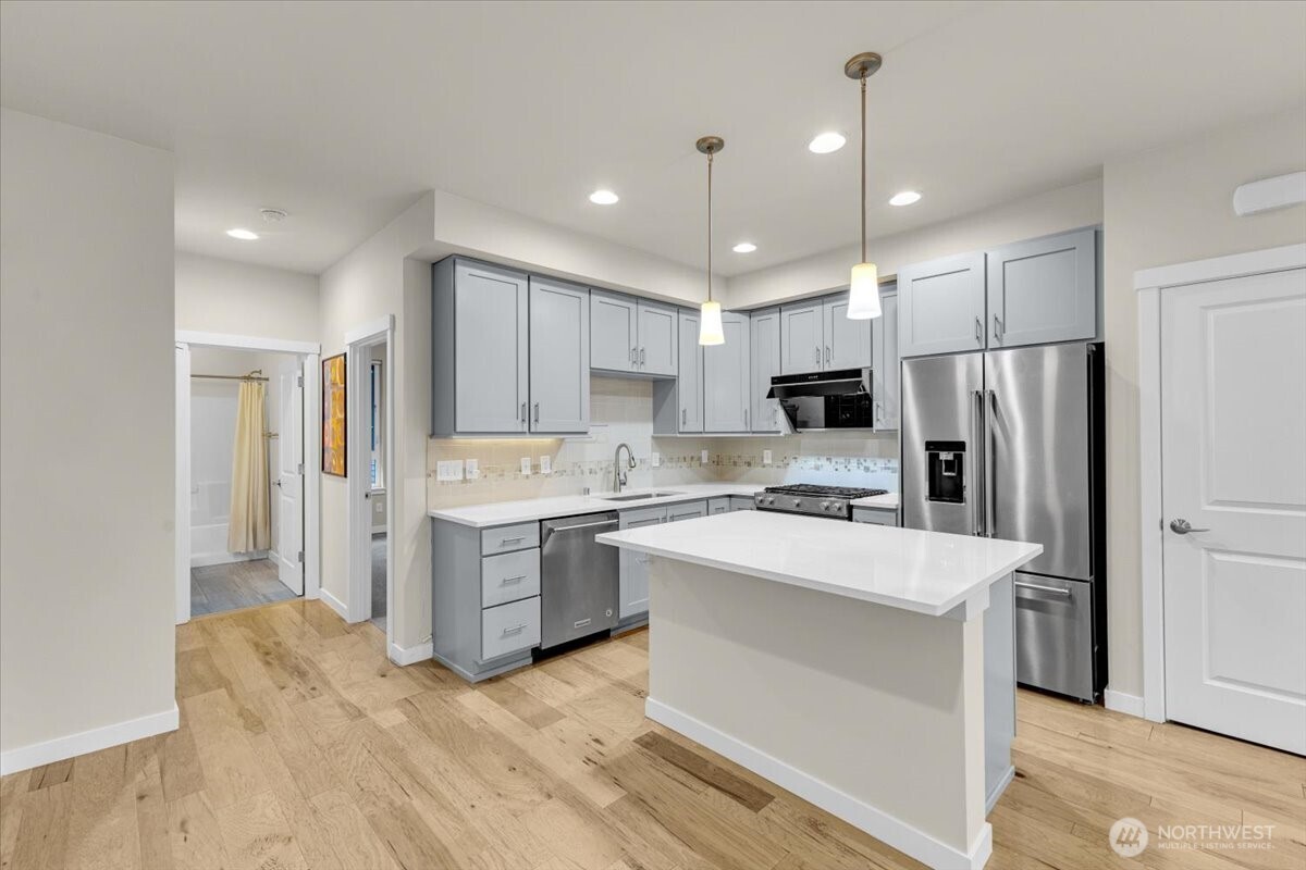 3511 NE 146th Place , Lake Forest Park, WA 98155