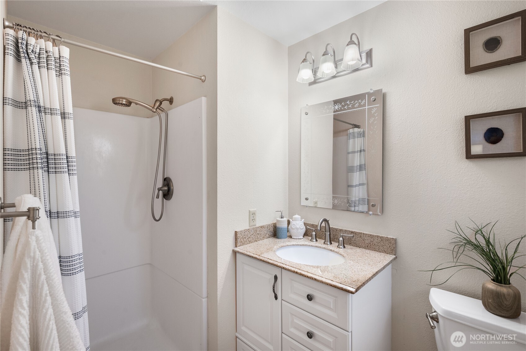 2037 NE Ridgewood Drive , Poulsbo, WA 98370