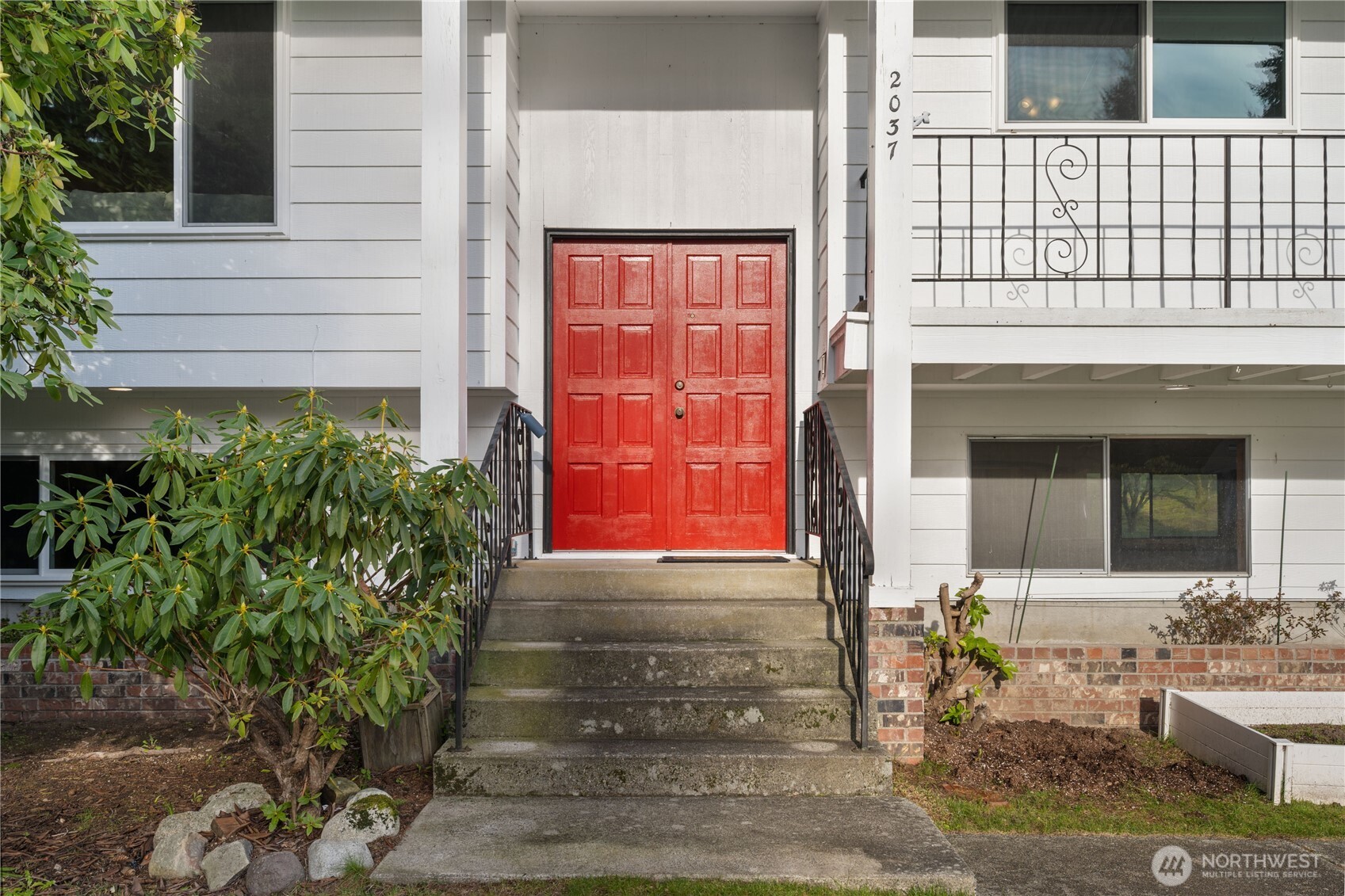 2037 NE Ridgewood Drive , Poulsbo, WA 98370