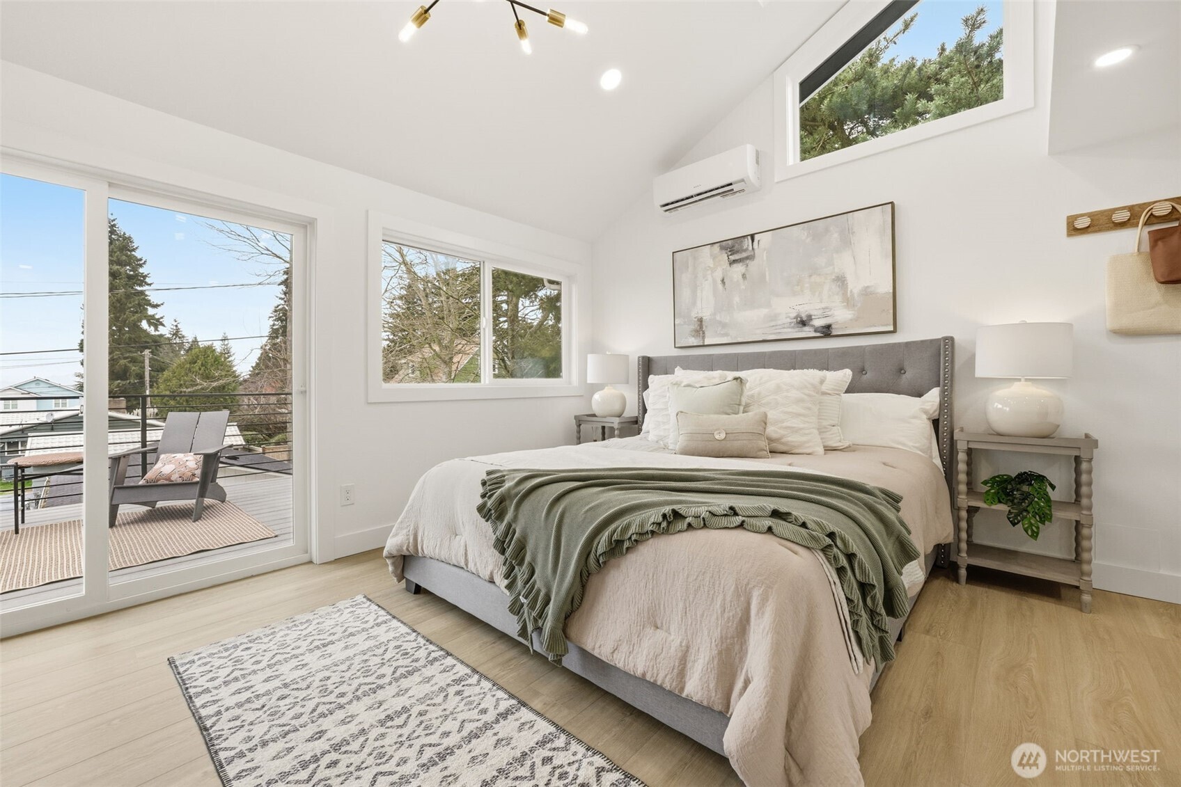 9011 36th Avenue SW, Seattle, WA 98126