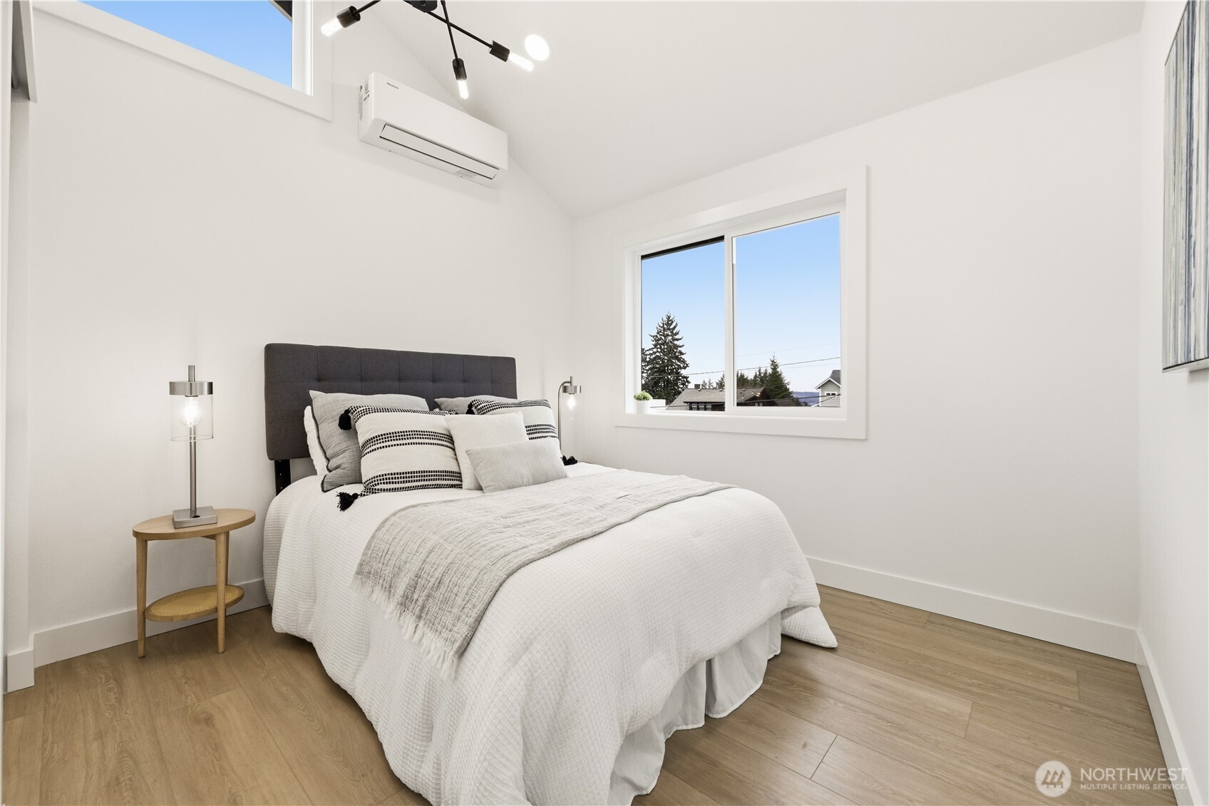 9011 36th Avenue SW, Seattle, WA 98126