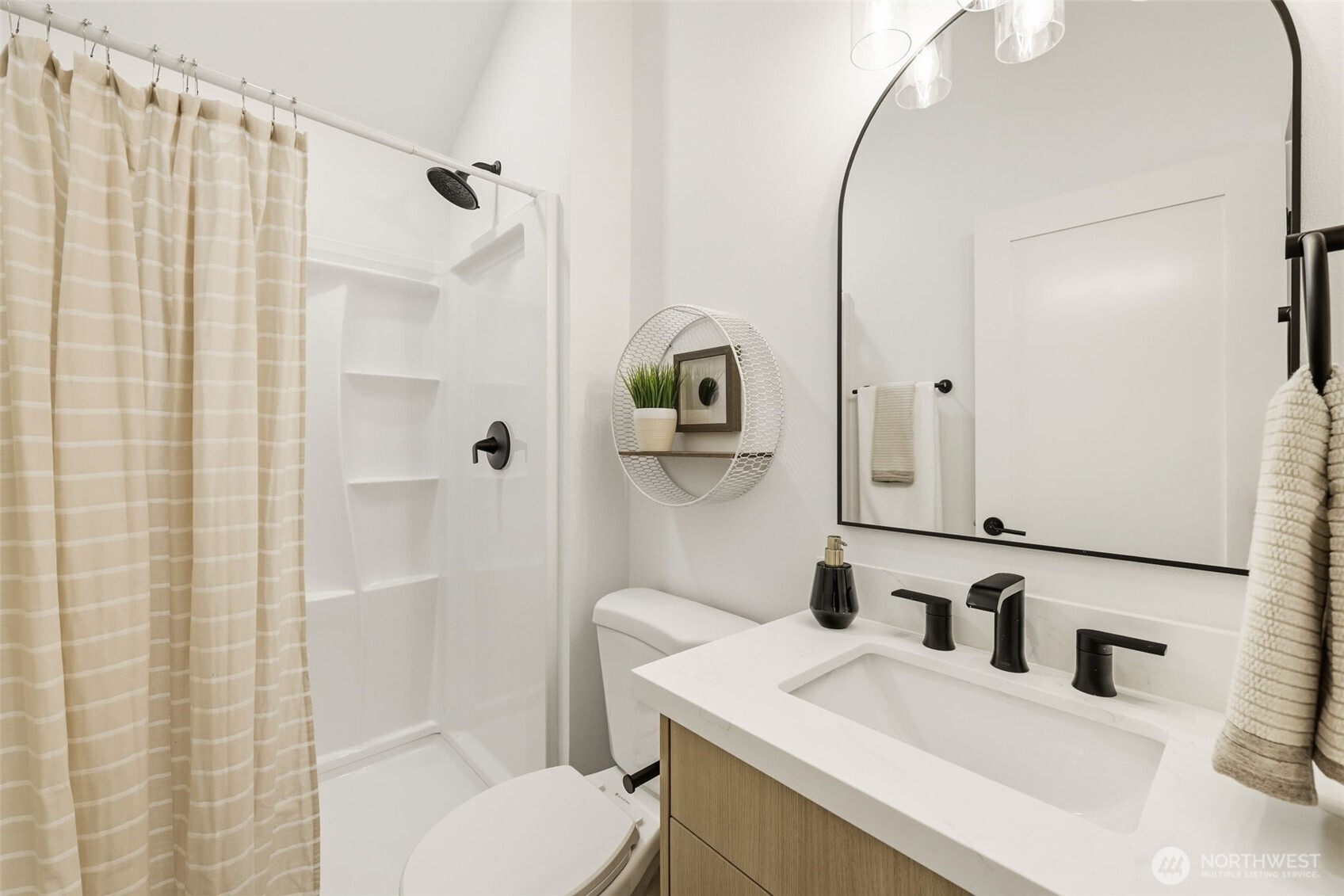 9011 36th Avenue SW, Seattle, WA 98126