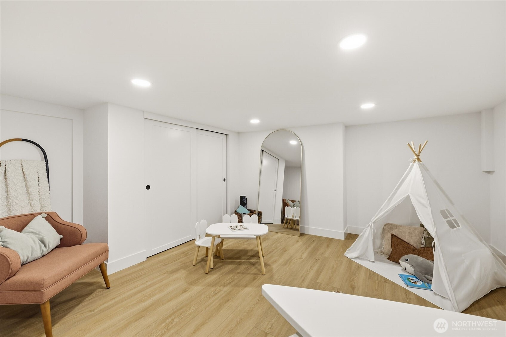 9011 36th Avenue SW, Seattle, WA 98126