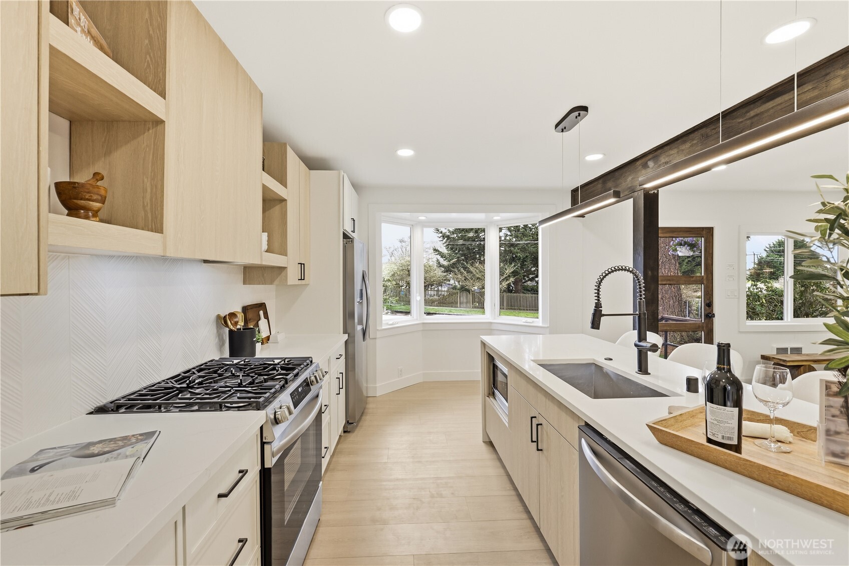 9011 36th Avenue SW, Seattle, WA 98126