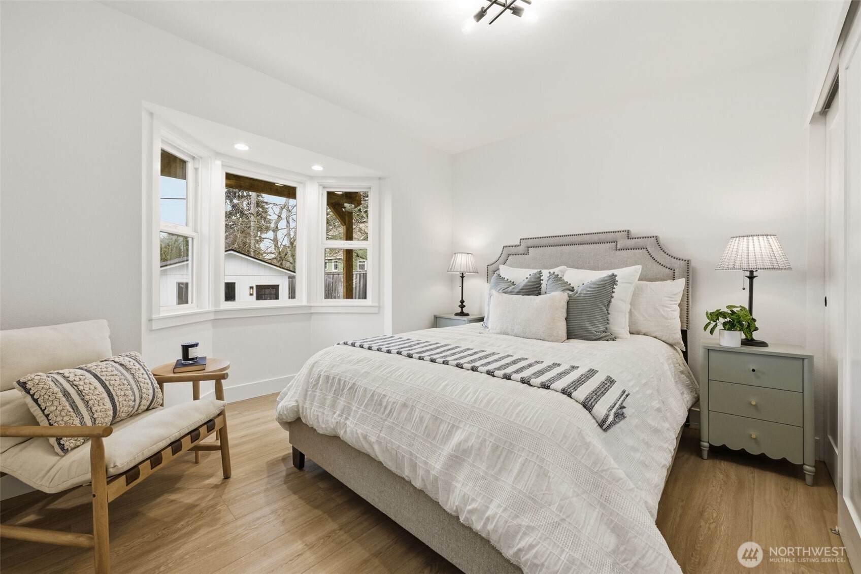 9011 36th Avenue SW, Seattle, WA 98126