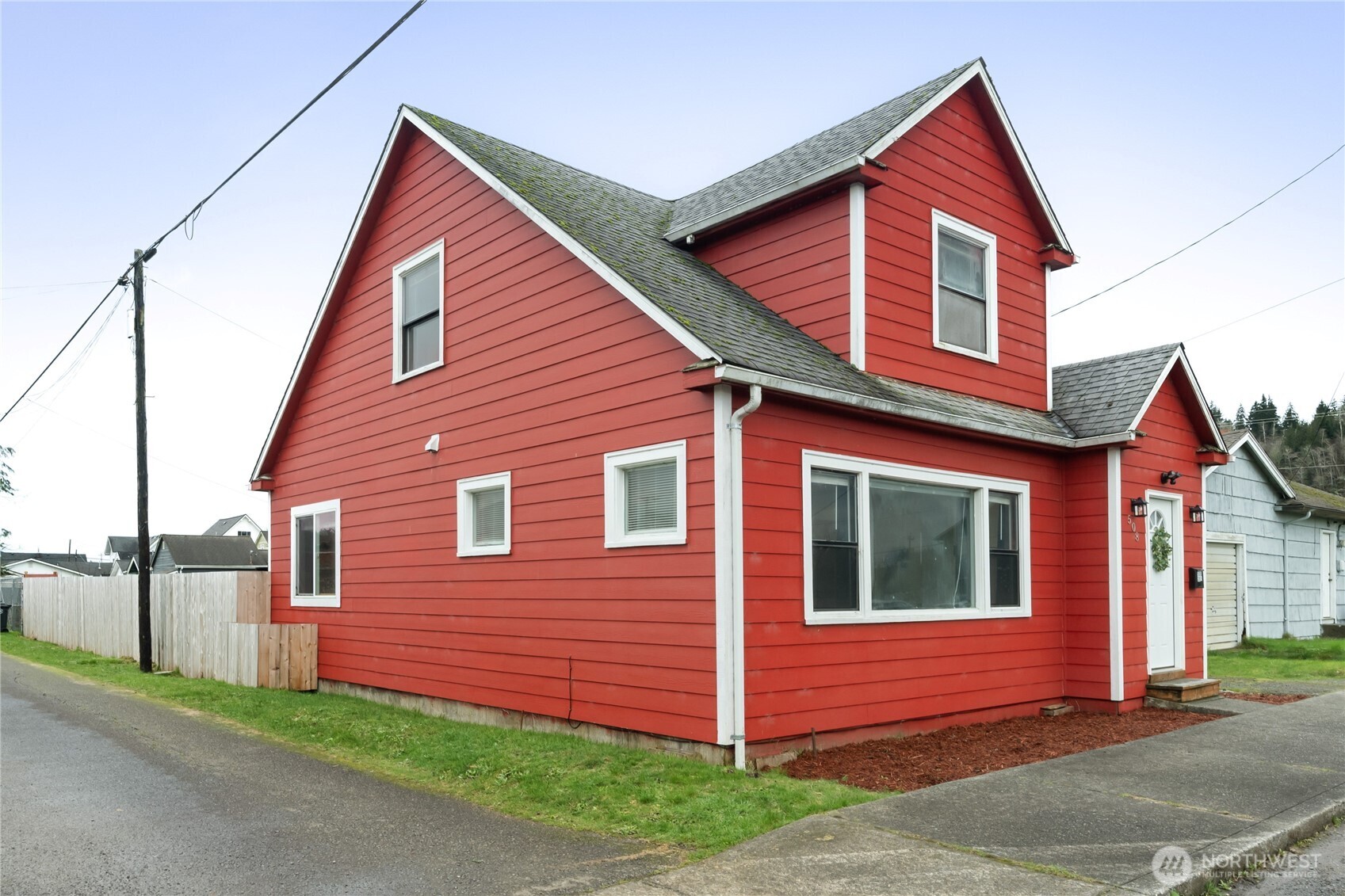 508 30th Street , Hoquiam, WA 98550