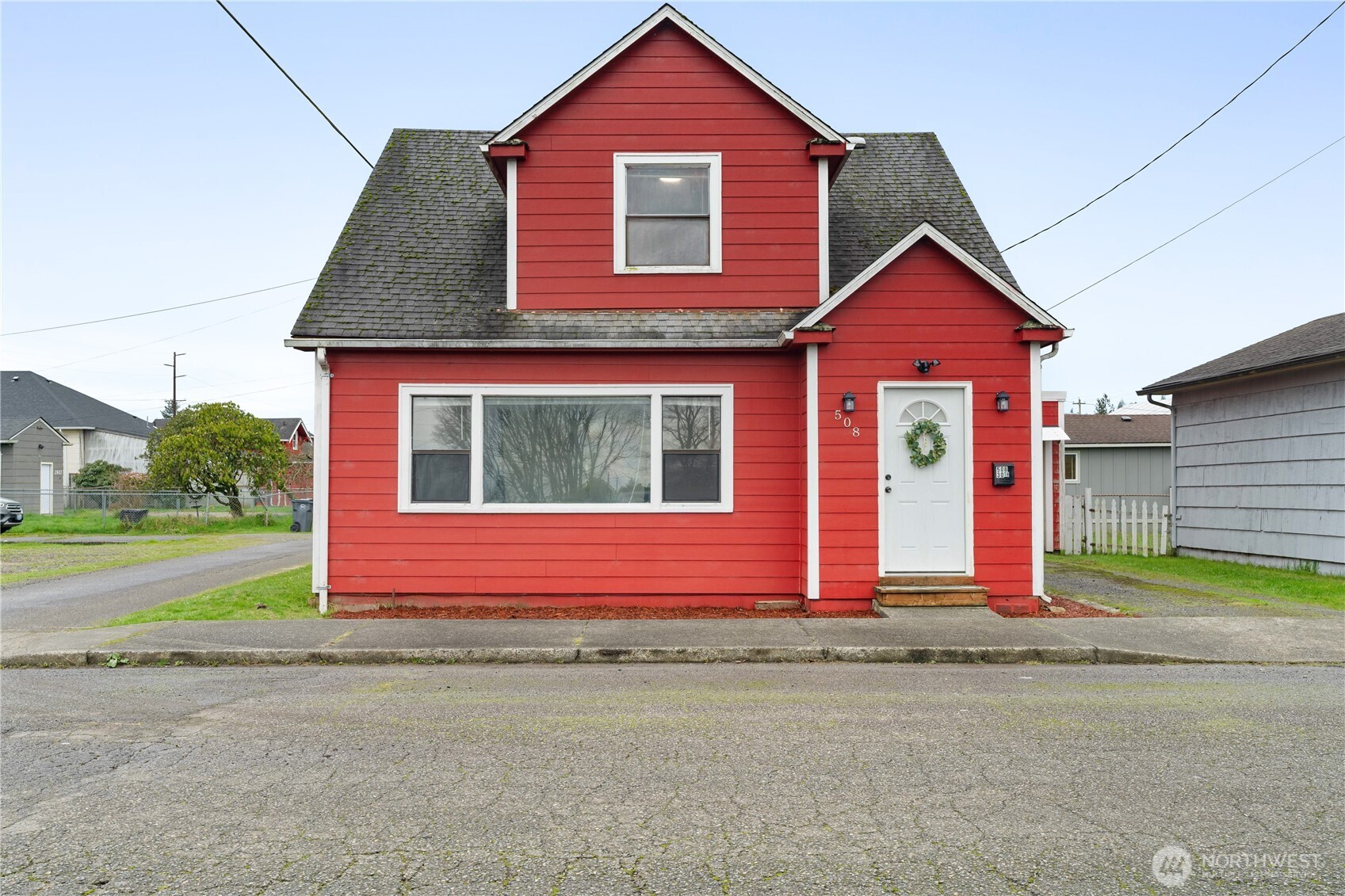 508 30th Street , Hoquiam, WA 98550