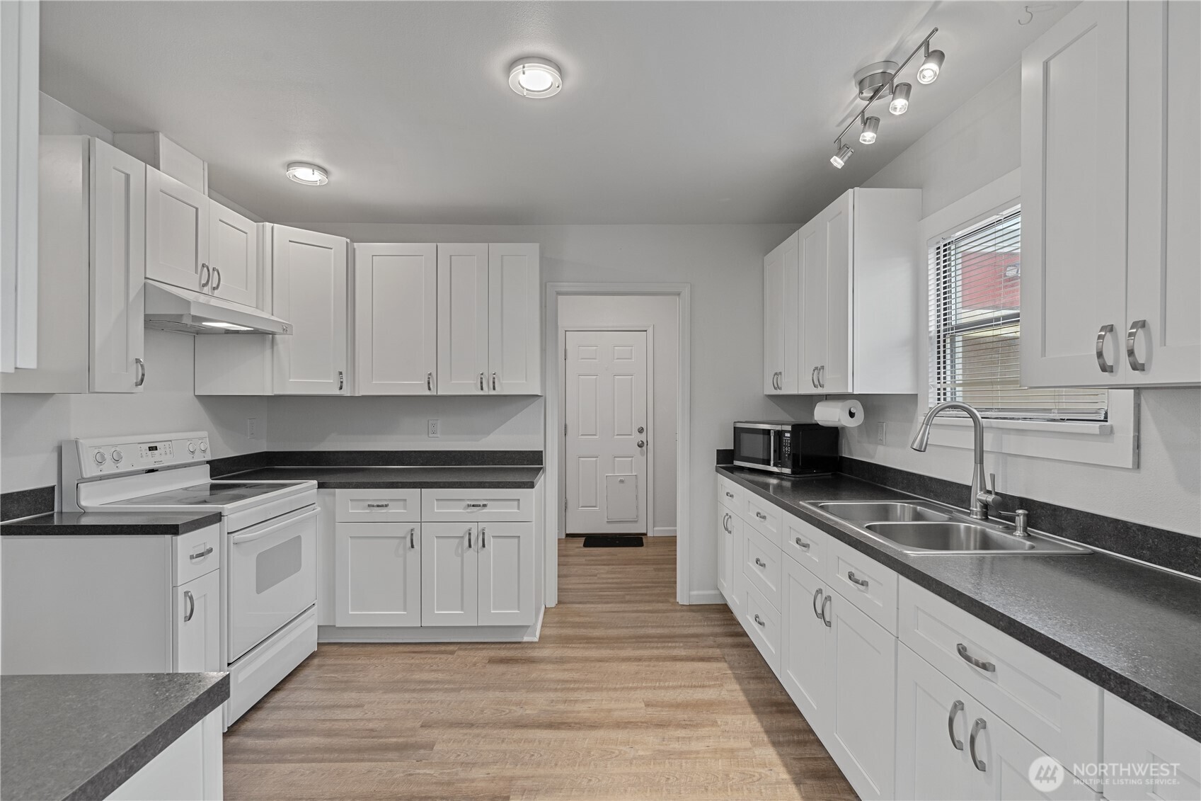 508 30th Street , Hoquiam, WA 98550