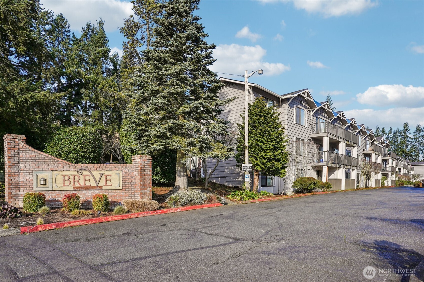 8025 234th Street SW #116, Edmonds, WA 98026-9317