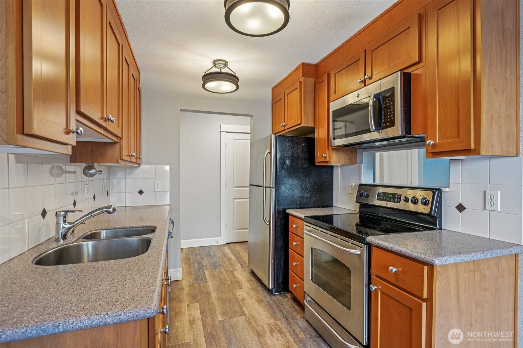 8025 234th Street SW #116, Edmonds, WA 98026-9317