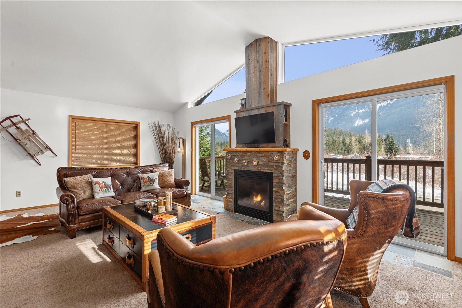 661 E Hyak Drive , Snoqualmie Pass, WA 98068-5084